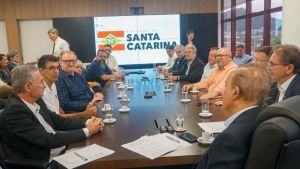 Acordo de reajuste do Piso Salarial é entregue para Governador de SC