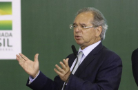 Guedes promete trazer de fora empresas de setores que ajudou a destruir no Brasil