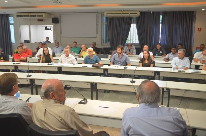 Propostas divergentes impedem acordo pelo reajuste do Piso Salarial Estadual