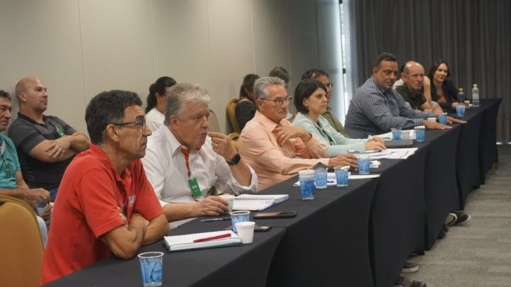 Trabalhadores e empresários iniciam negociação para reajuste do Piso Salarial Estadual de SC