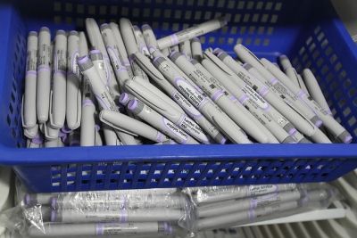 Governo suspende produção de insulina e mais 18 remédios distribuídos de graça