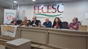 Livro sobre 10 anos da Operação Lava Jato é lançado em Florianópolis