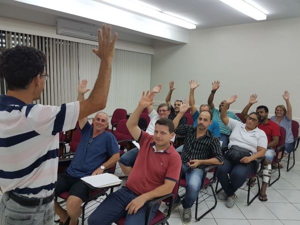 Trabalhadores em edifícios definem pauta de reivindicação para data-base de 2018