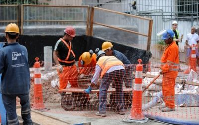 Trabalhador vai perder 8% de renda média mensal se Bolsonaro cortar abono