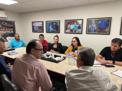 Comitiva do Movimento Sindical visita gabinetes dos deputados para pressionar aprovação do reajuste do piso estadual